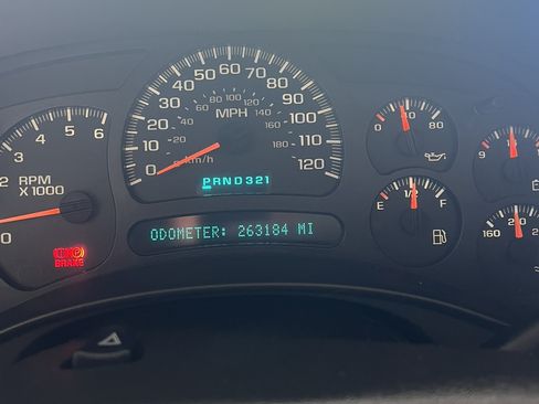 Used 2004 Chevrolet Tahoe LT w/ LT Preferred Equipment Group image 26