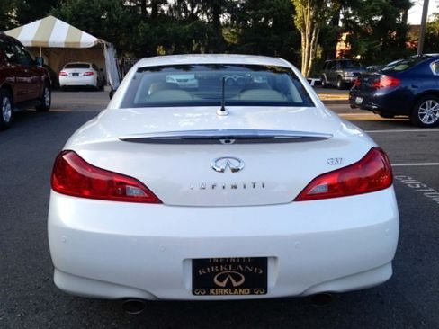 Used 2010 INFINITI G37 Convertible w/ Premium Pkg RWD image 6