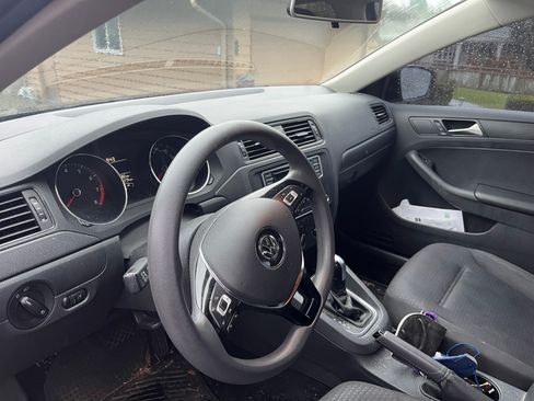 Used 2016 Volkswagen Jetta S image 9