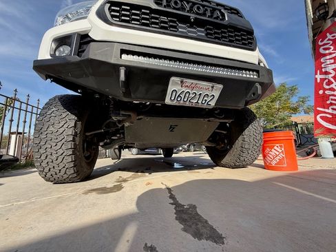 Used 2019 Toyota Tacoma TRD Off-Road image 12