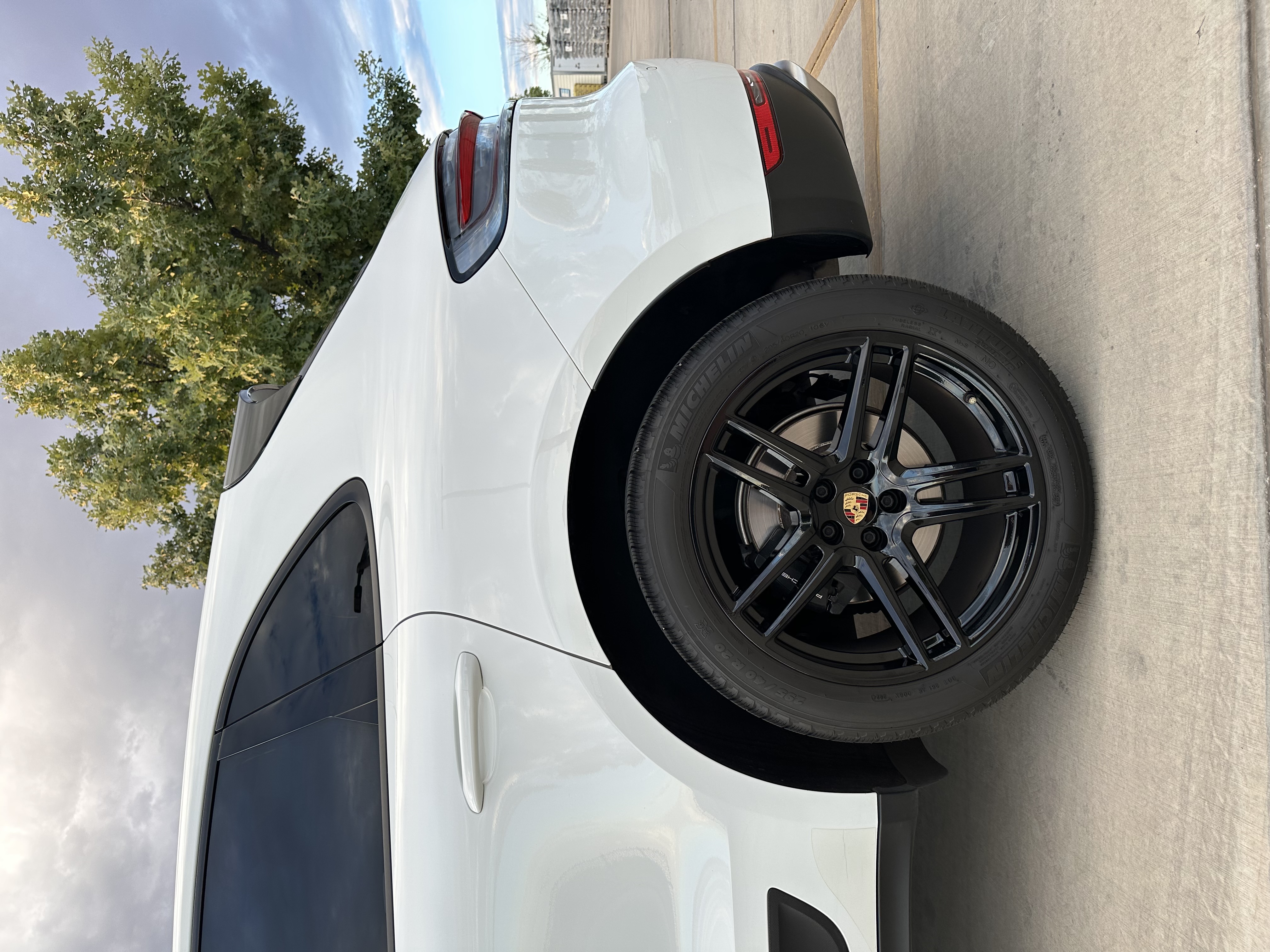 Used 2020 Porsche Macan AWD/4WD image 28