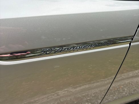 Used 2005 Ford Thunderbird RWD image 2