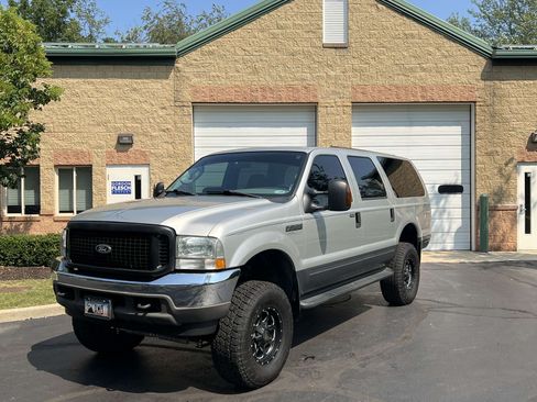 Used 2004 Ford Excursion XLT image 14