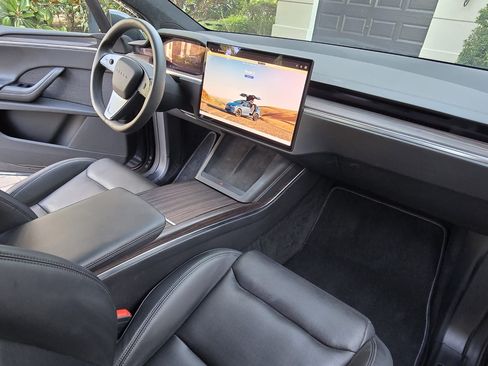 Used 2024 Tesla Model X AWD/4WD image 15