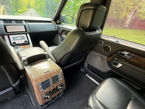 Used 2019 Land Rover Range Rover Long Wheelbase Supercharged AWD/4WD image 14