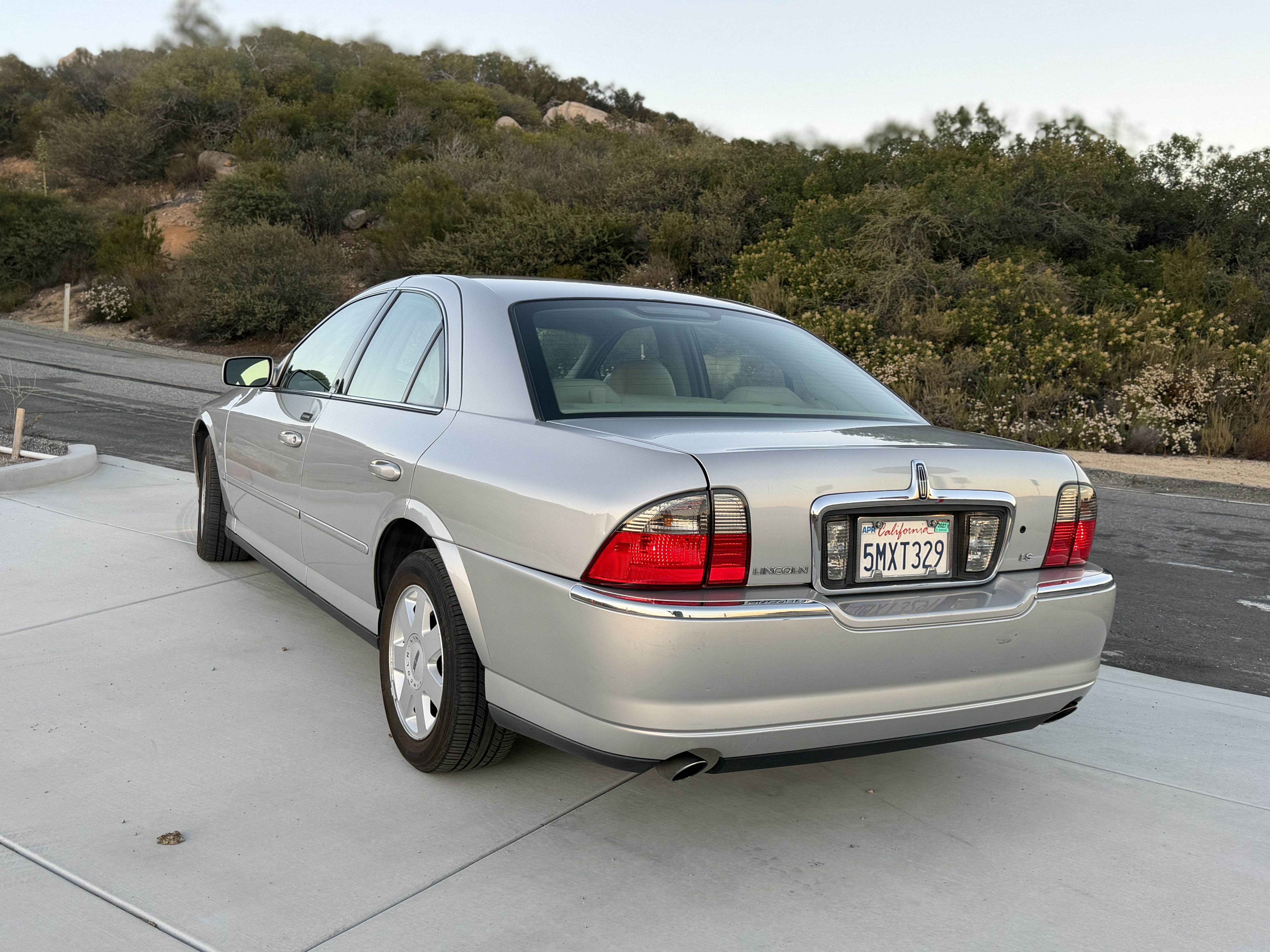 Used 2005 Lincoln LS RWD image 4