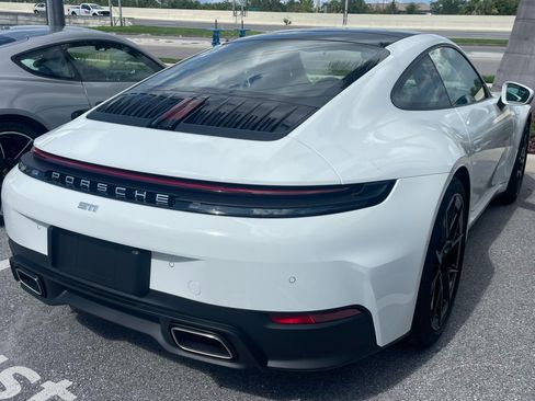 Used 2025 Porsche 911 Carrera image 5