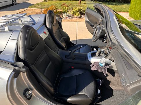 Used 2009 Saturn Sky w/ Premium Trim Package image 15