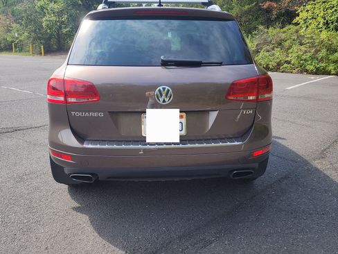 Used 2012 Volkswagen Touareg TDI image 4