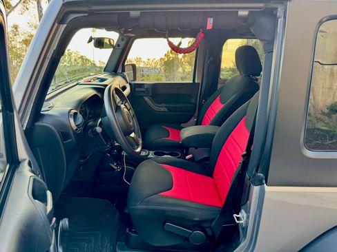 Used 2015 Jeep Wrangler Sport image 12