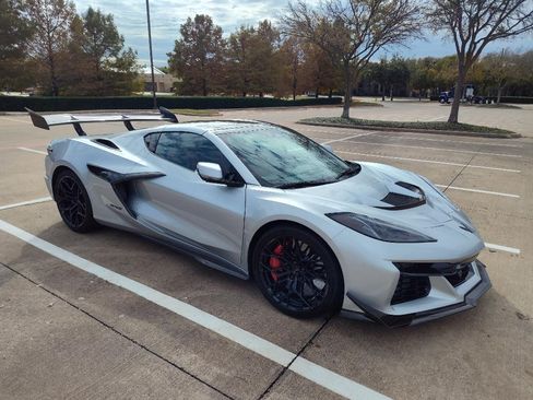 Used 2026 Chevrolet Corvette ZR1 w/ ZR1 Carbon Fiber Aero Package image 9