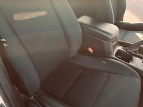 Used 2016 Toyota RAV4 LE image 4