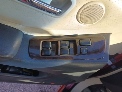 Used 2001 Toyota Highlander Limited image 16