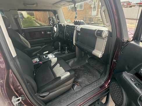 Used 2007 Toyota FJ Cruiser 4WD w/ Upgrade Pkg 2 image 11