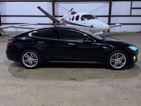 Used 2015 Tesla Model S 85 image 10