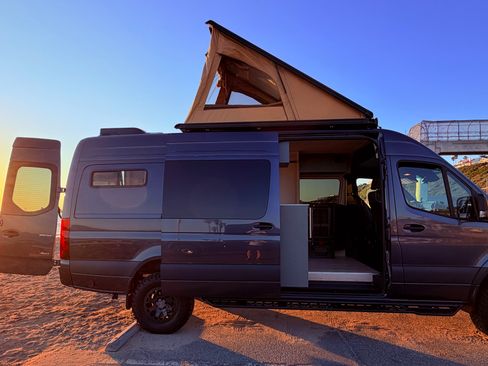 Used 2024 Mercedes-Benz Sprinter 2500 image 11