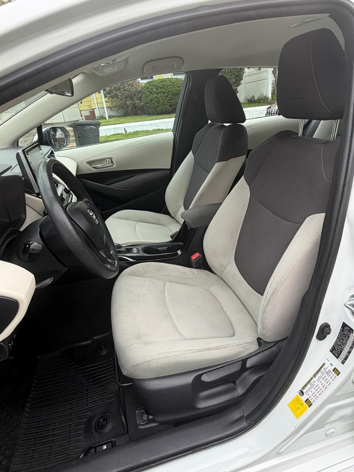Used 2021 Toyota Corolla LE w/ Carpet Mat Package (TMS) FWD image 5