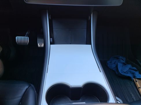 Used 2020 Tesla Model Y Long Range image 5