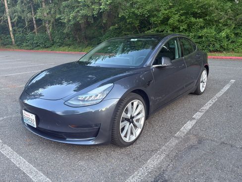 Used 2020 Tesla Model 3 RWD image 1