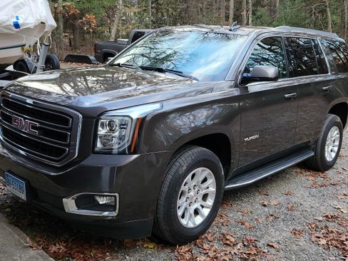 Used 2020 GMC Yukon SLT AWD/4WD image 1
