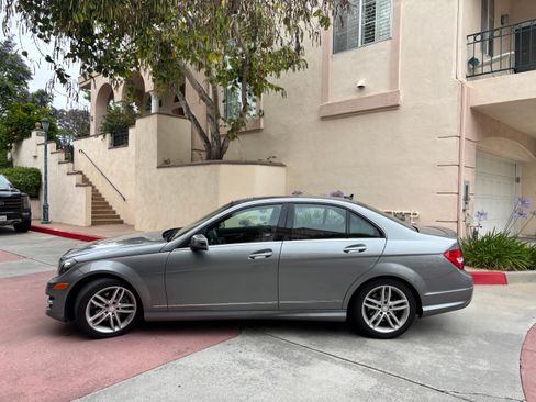 Used 2014 Mercedes-Benz C 250 Sedan image 4