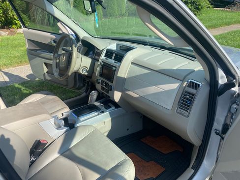 Used 2010 Mercury Mariner 2WD Hybrid image 10