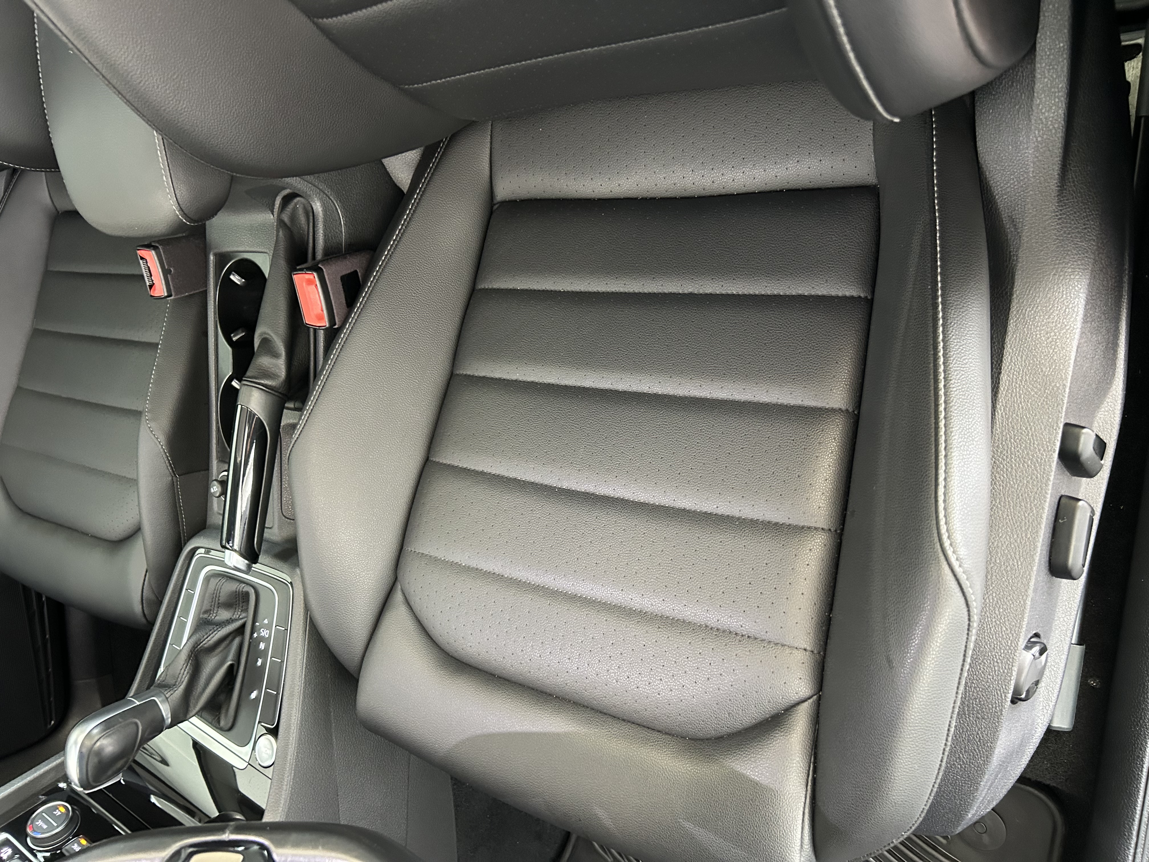 Used 2017 Volkswagen Golf SEL FWD image 29