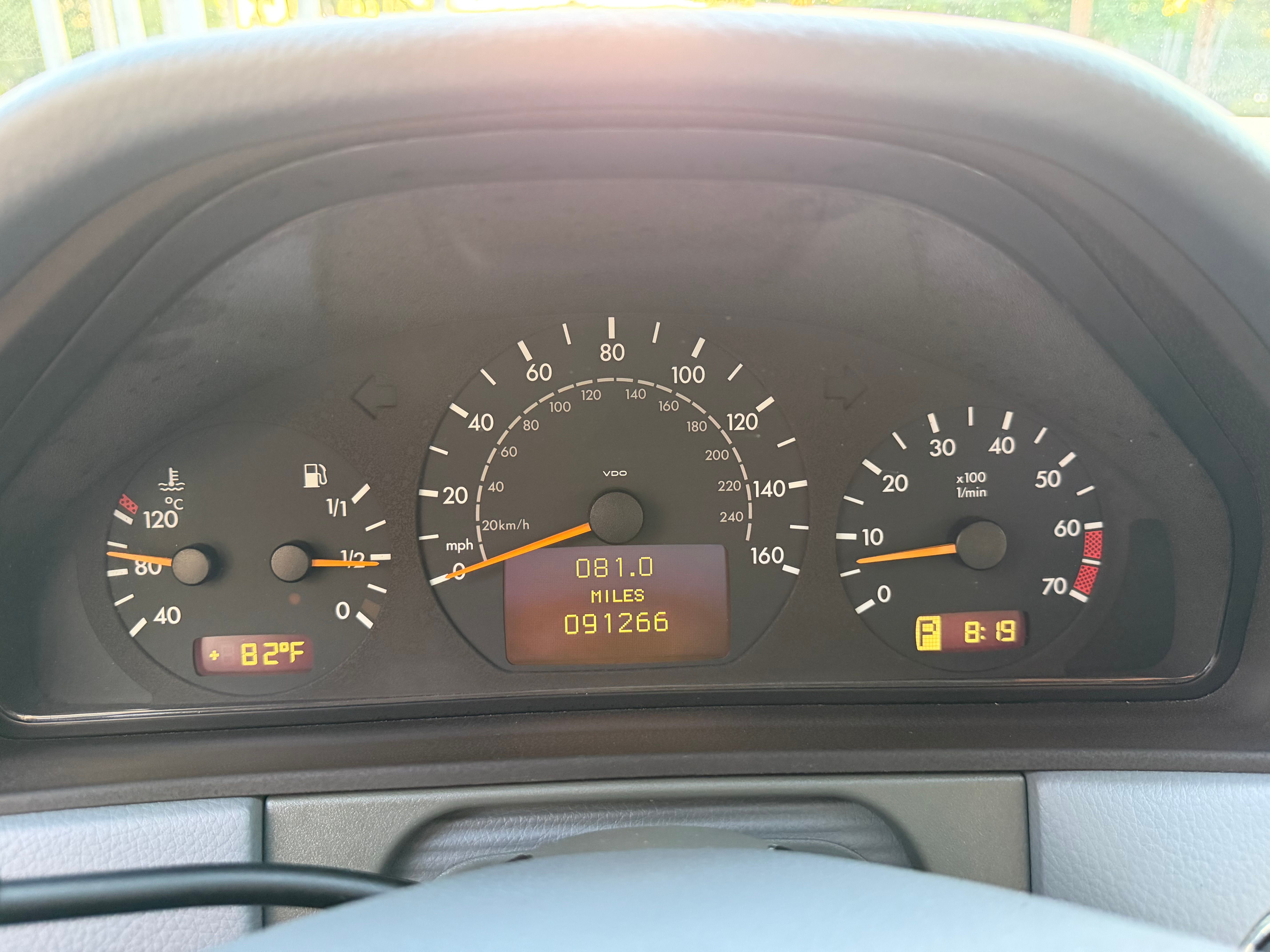 Used 2000 Mercedes-Benz E 320 Sedan image 17