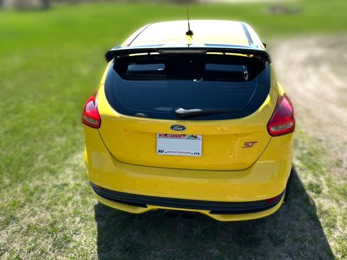 Used 2017 Ford Focus ST image 5