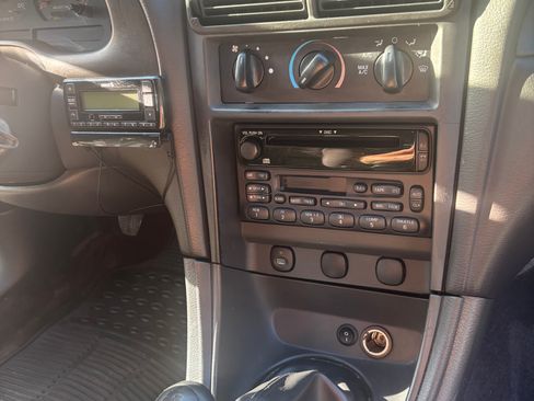 Used 2002 Ford Mustang Coupe image 12