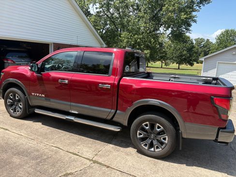 Used 2024 Nissan Titan Platinum Reserve w/ Moonroof Package AWD/4WD image 2