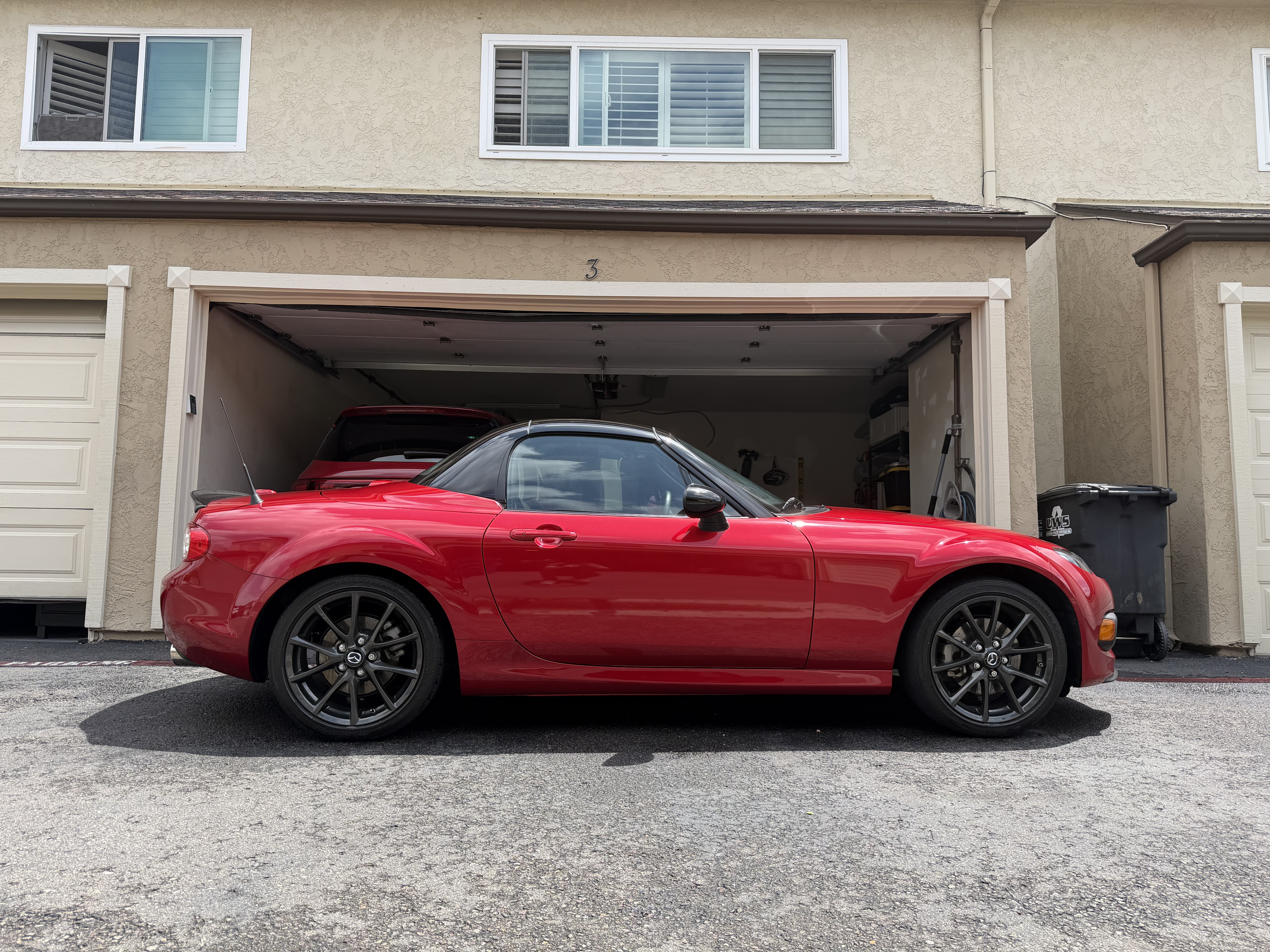 Used 2015 MAZDA MX-5 Miata 25th Anniversary Edition RWD image 6