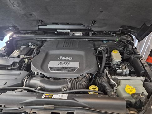 Used 2013 Jeep Wrangler Unlimited Sahara w/ Dual Top Group image 12