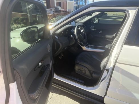 Used 2014 Land Rover Range Rover Evoque Dynamic image 11