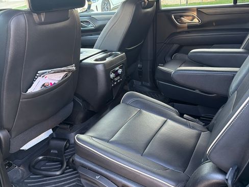 Used 2021 GMC Yukon SLT w/ SLT Premium Package AWD/4WD image 8