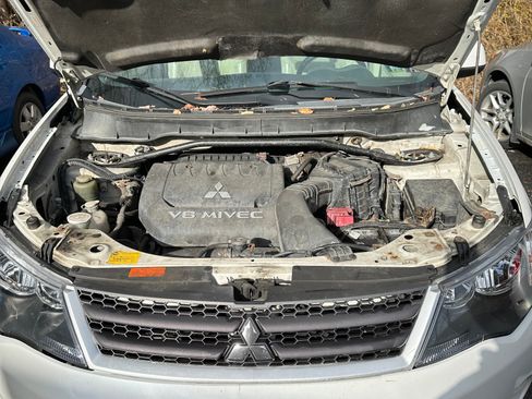 Used 2008 Mitsubishi Outlander XLS image 13