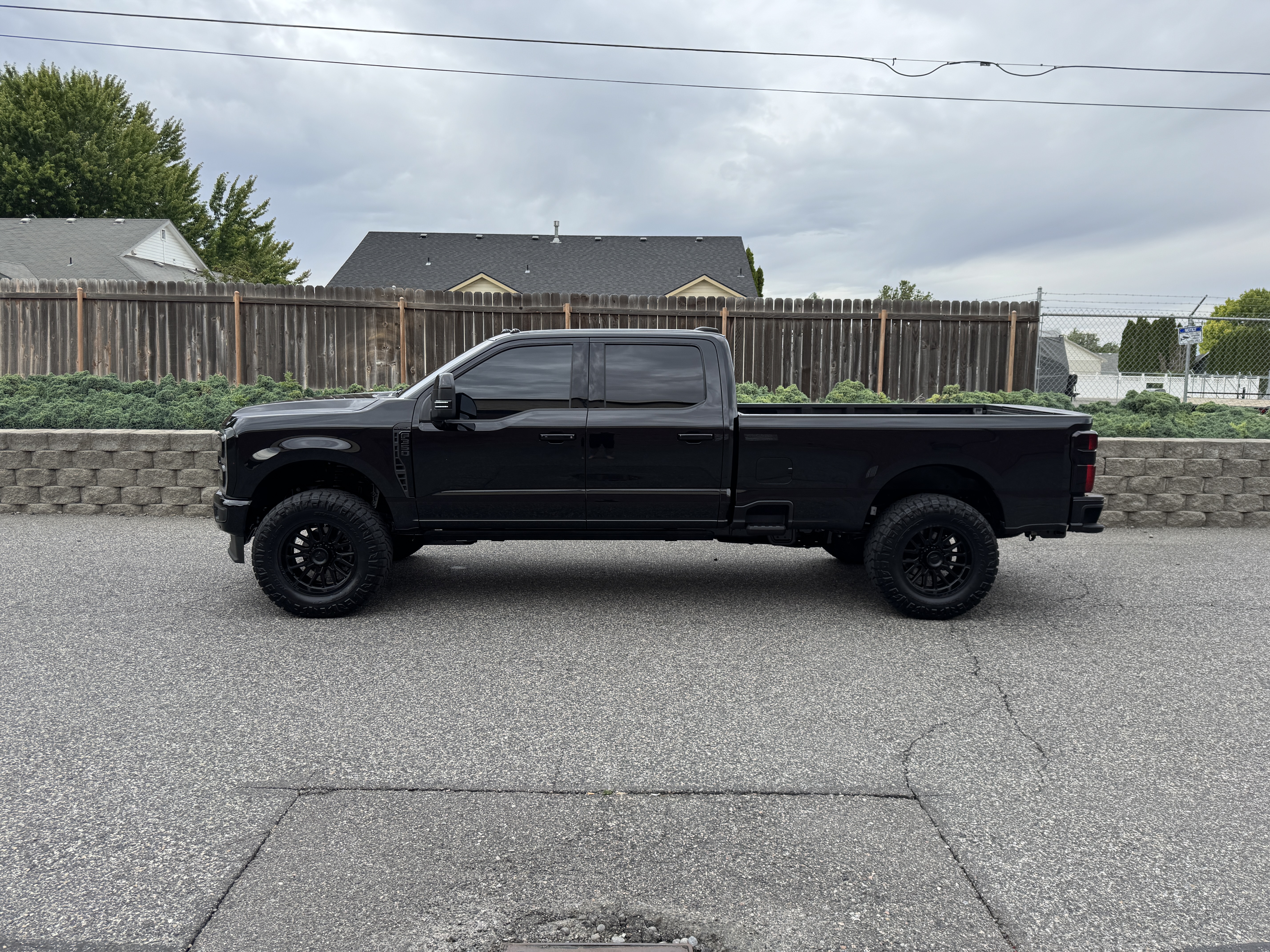 Used 2025 Ford F350 Platinum AWD/4WD image 4