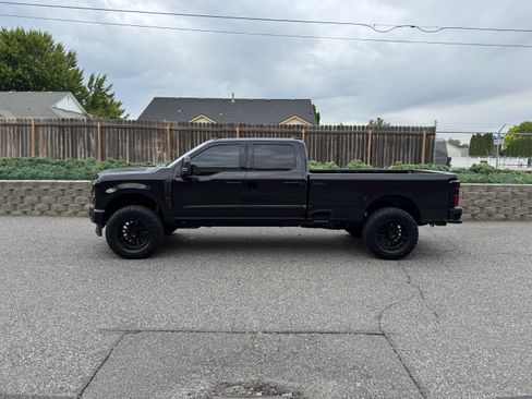 Used 2025 Ford F350 Platinum AWD/4WD image 4