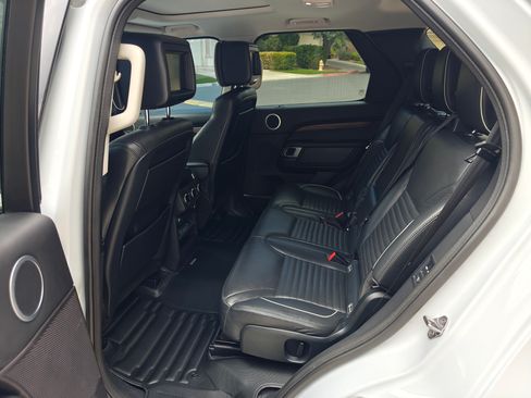 Used 2017 Land Rover Discovery HSE Luxury AWD/4WD image 11