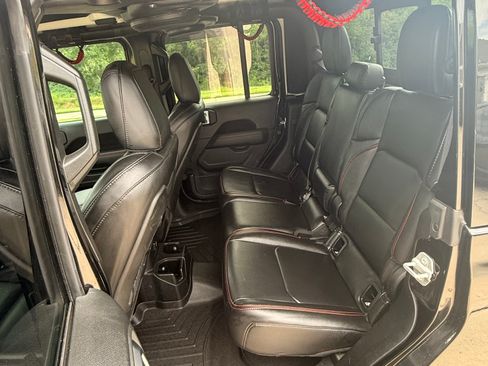 Used 2020 Jeep Gladiator Rubicon AWD/4WD image 9