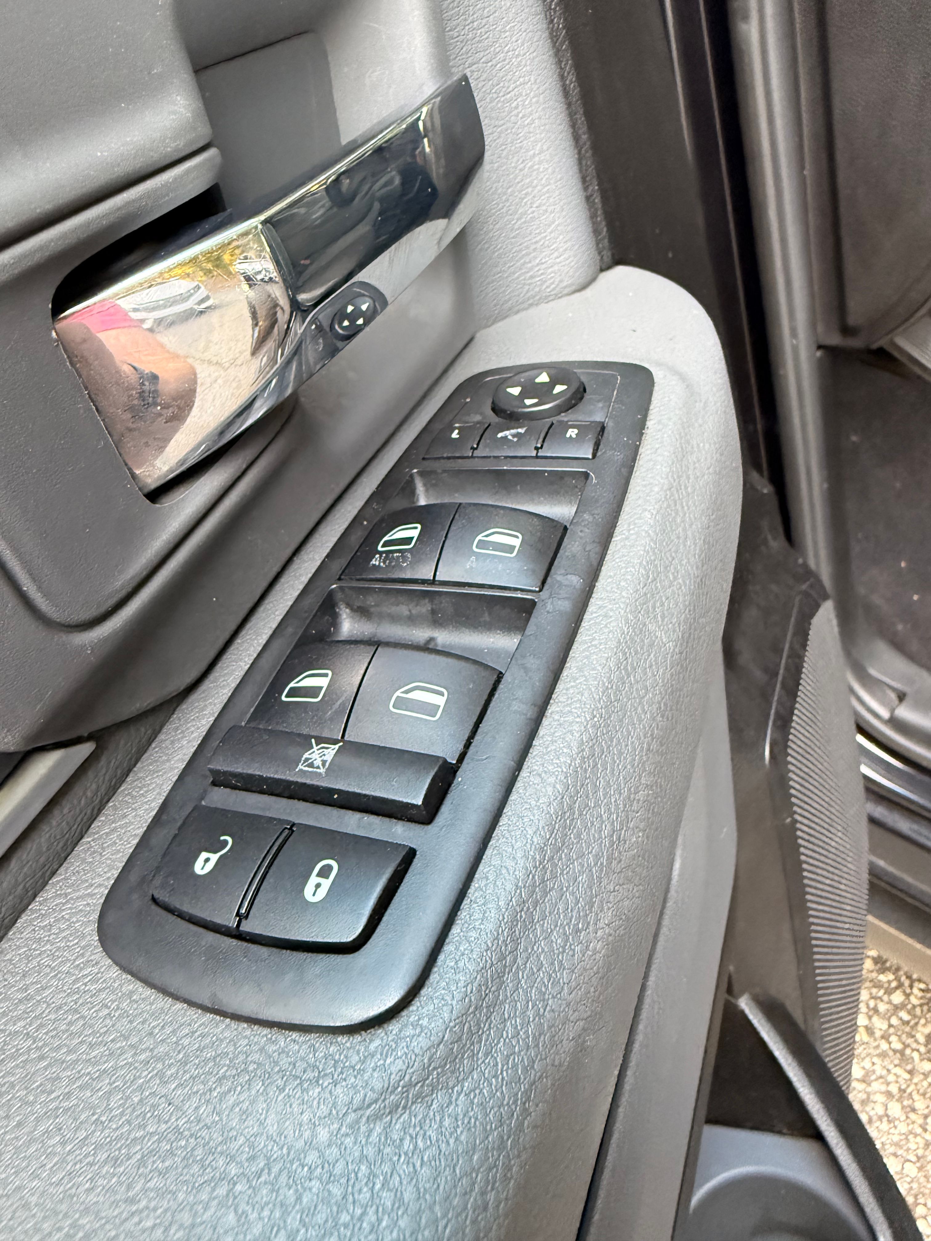 Used 2019 RAM 1500 Classic SLT w/ Luxury Group RWD image 22