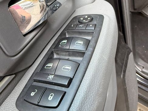 Used 2019 RAM 1500 Classic SLT w/ Luxury Group RWD image 22