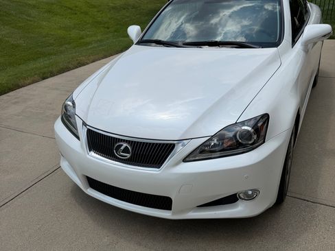 Used 2011 Lexus IS 250C w/ Luxury Pkg RWD image 20