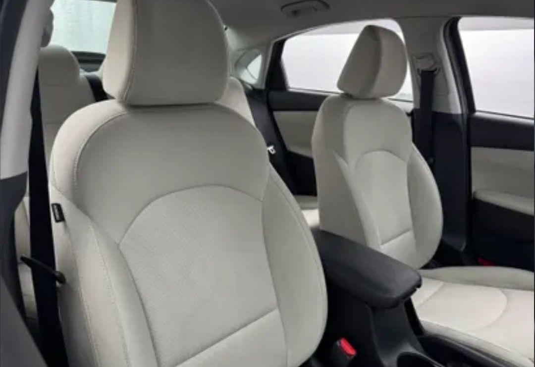 Used 2023 Kia Forte LXS w/ LXS Technology Package FWD image 9