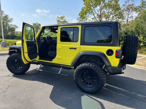 Used 2024 Jeep Wrangler Unlimited Sport AWD/4WD image 11