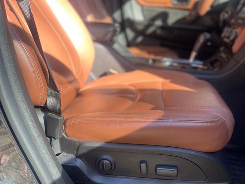 Used 2017 Chevrolet Traverse LT image 21