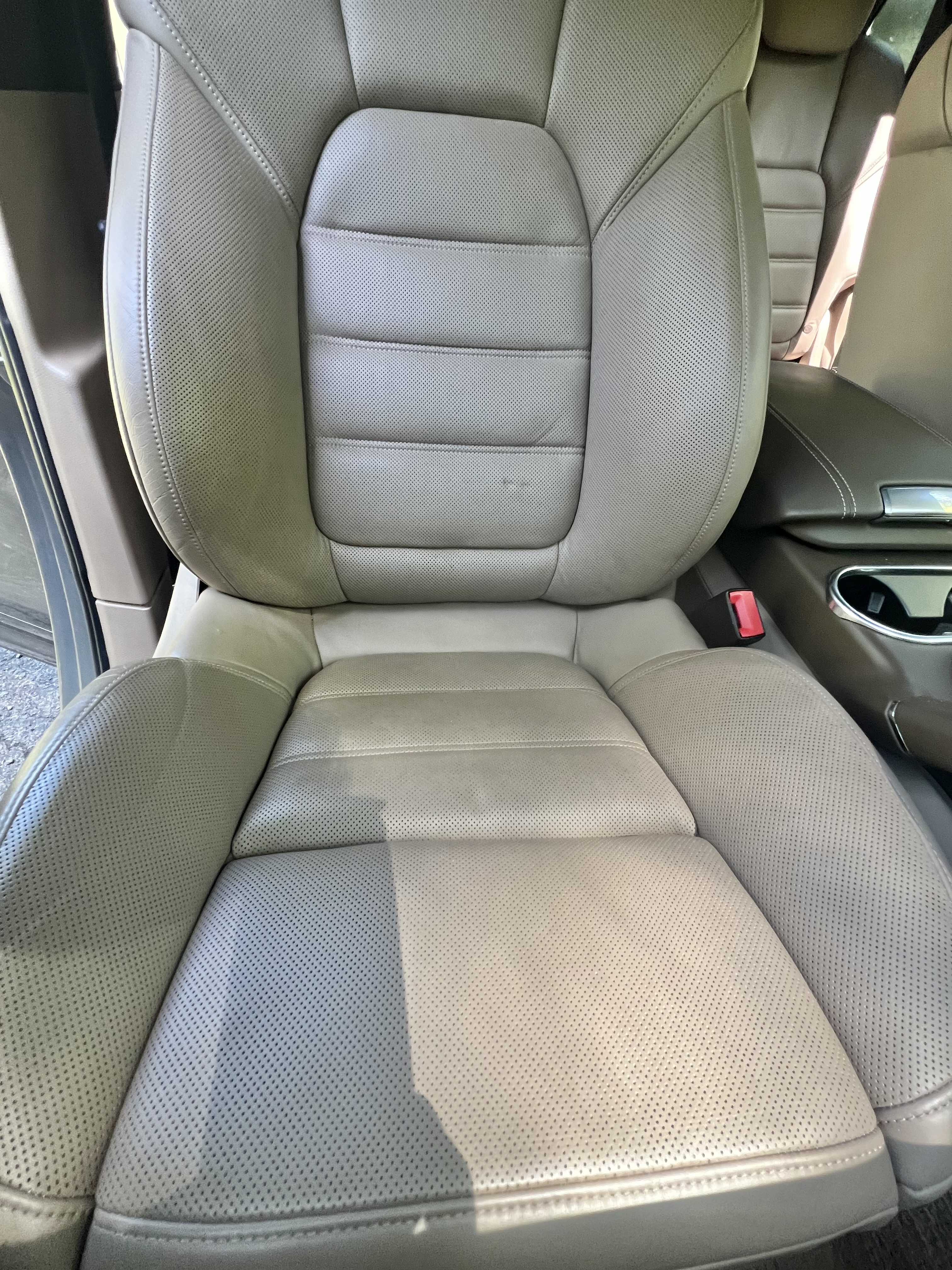 Used 2011 Porsche Cayenne S AWD/4WD image 16