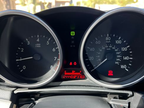 Used 2010 MAZDA MAZDA3 i Touring image 8