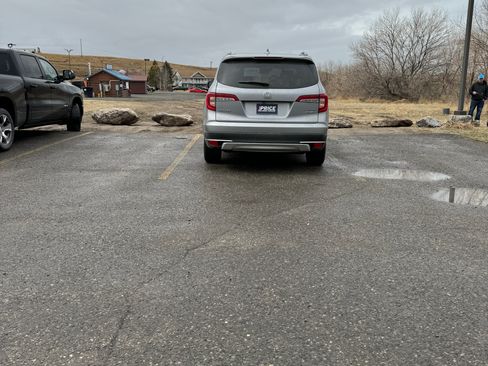 Used 2019 Honda Pilot Elite image 2