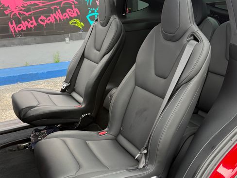 Used 2023 Tesla Model X Plaid image 17